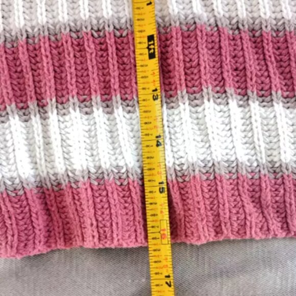 American Eagle Sweater Womens Medium Pink White Striped Pullover Cropped Knit - Picture 3 of 6